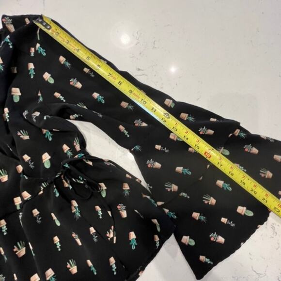 Blue Rain Small Black Ruffle Cactus Flowy Tie Wrap Blouse - Picture 10 of 13